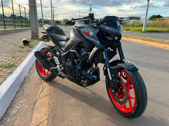 YAMAHA MT-03 ABS YAMAHA MT-03 ABS
